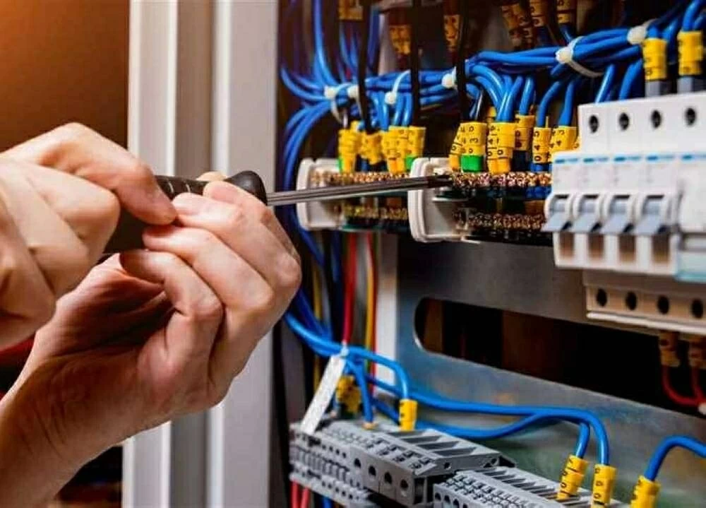 الكهرباء : محاضر سرقة بمبلغ 13.5 مليار جنيه