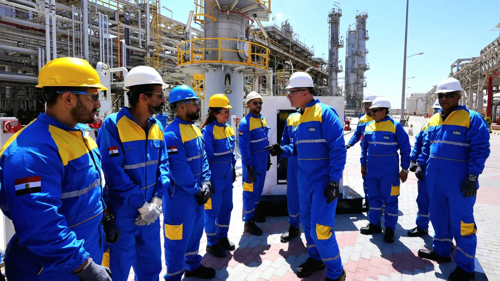 وزير-البترول-والثروة-المعدنية-يواصل-جولاته-التفقدية-بمصانع-البتروكيماويات-بالإسكندرية