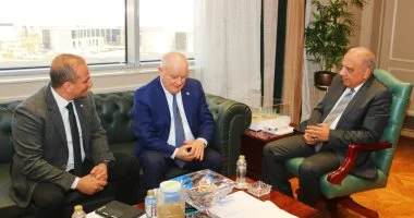 وزير الكهرباء يجتمع بنائب روسآتوم القائمة على تنفيذ مشروع المحطة النووية بالضبعة