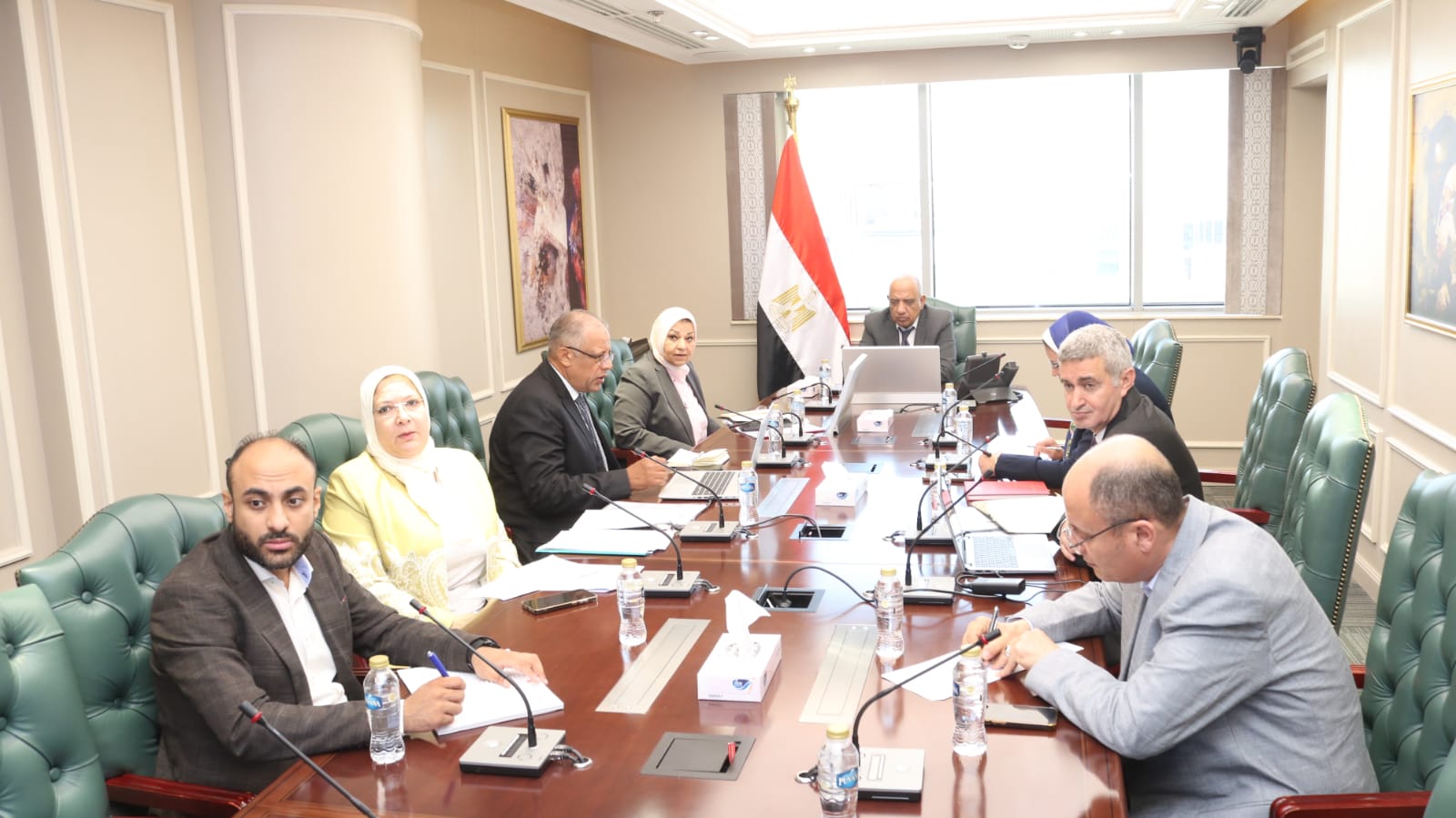 وزير الكهرباء يستعرض مستجدات تنفيذ مشروعات الطاقات الجديدة والمتجددة