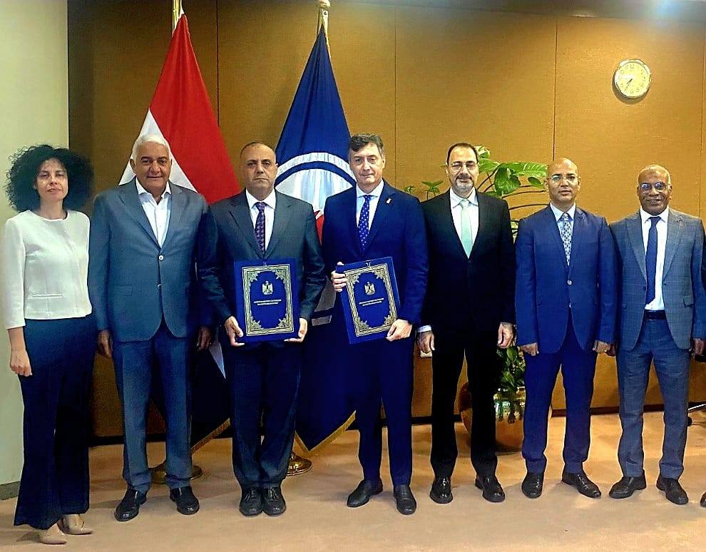 هيئة البترول و IEOC يوقعان مذكرة نوايا لتحسين المهارات الفنية والمهنية في مجال السلامة