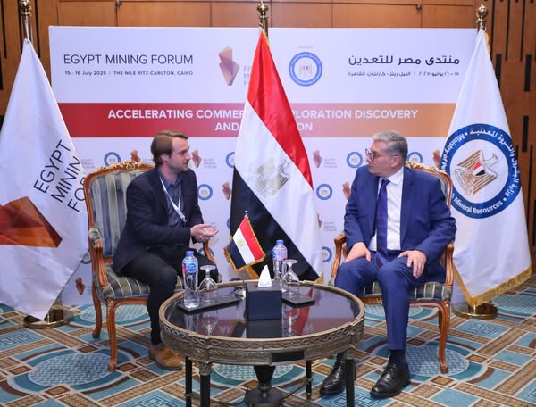 على هامش منتدى مصر للتعدين.. وزير البترول يلتقي مدير الاستكشاف بشركة باريك جولد العالمية 
