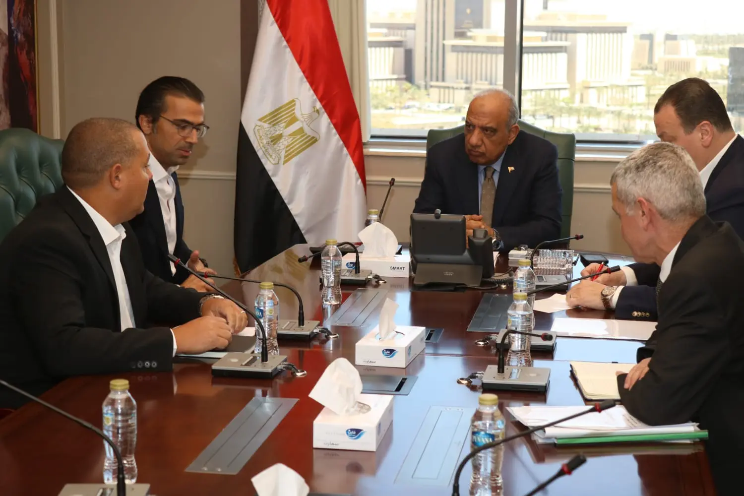 وزير الكهرباء يبحث مع تحالف 