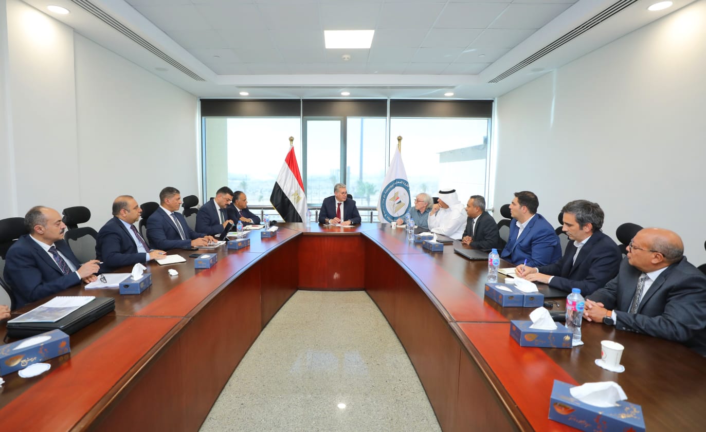 وزير-البترول-يبحث-مع-شركات-عالمية-ومحلية-آليات-تنفيذ-مشروع-المسح-الجوي-لتحديث-قاعدة-بيانات-الثروات-التعدينية-بمصر