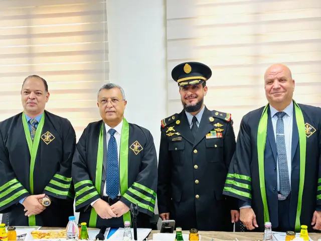المهندس أسامة كمال يترأس مناقشات أبحاث الزمالة بكلية الدفاع الوطني لضباط سعوديين