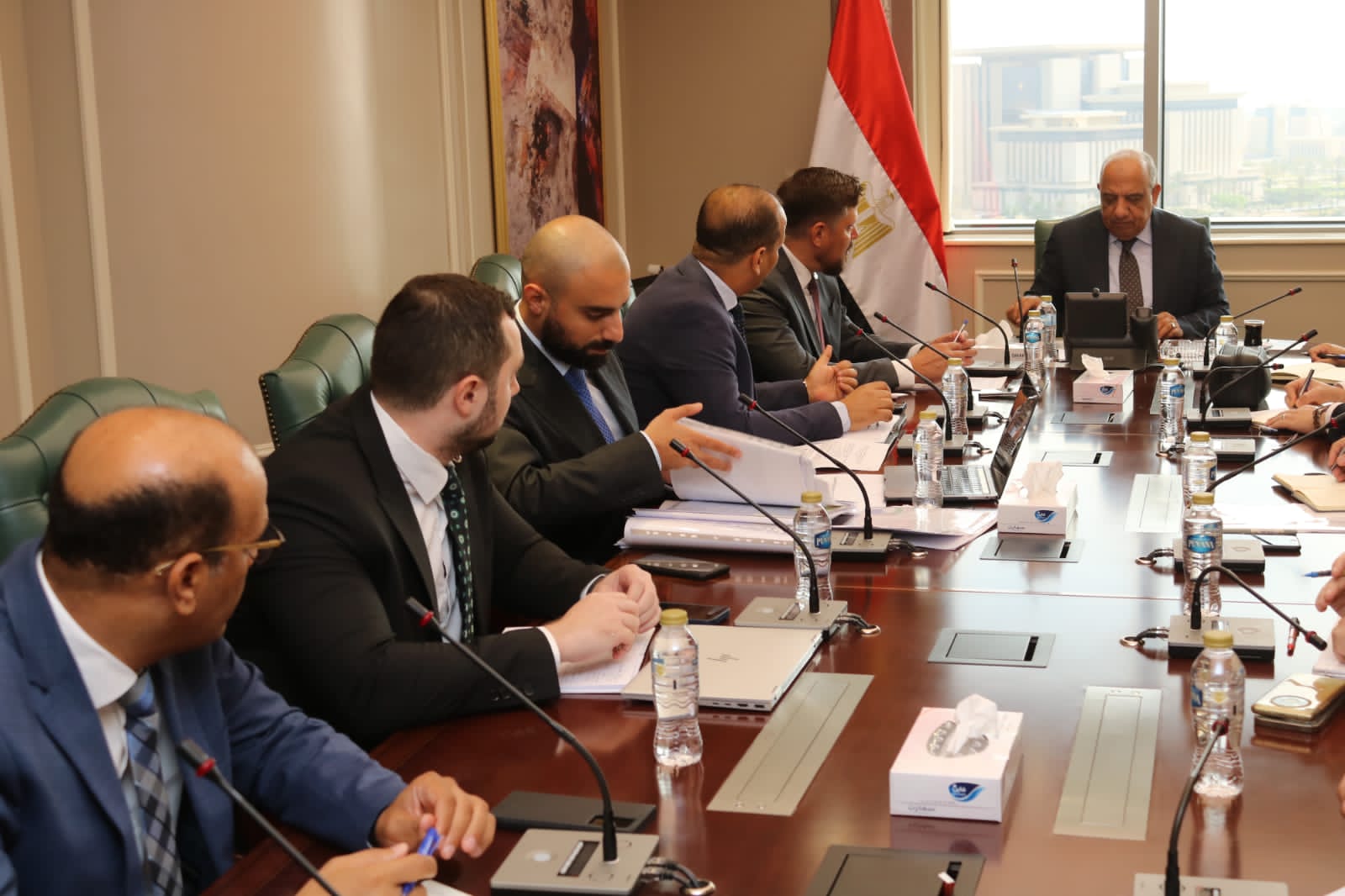 وزير الكهرباء يبحث مع مدير هيئة الدولة للطاقة النووية الروسية توطين صناعة الأنظمة والمعدات والمهمات الكهربائية