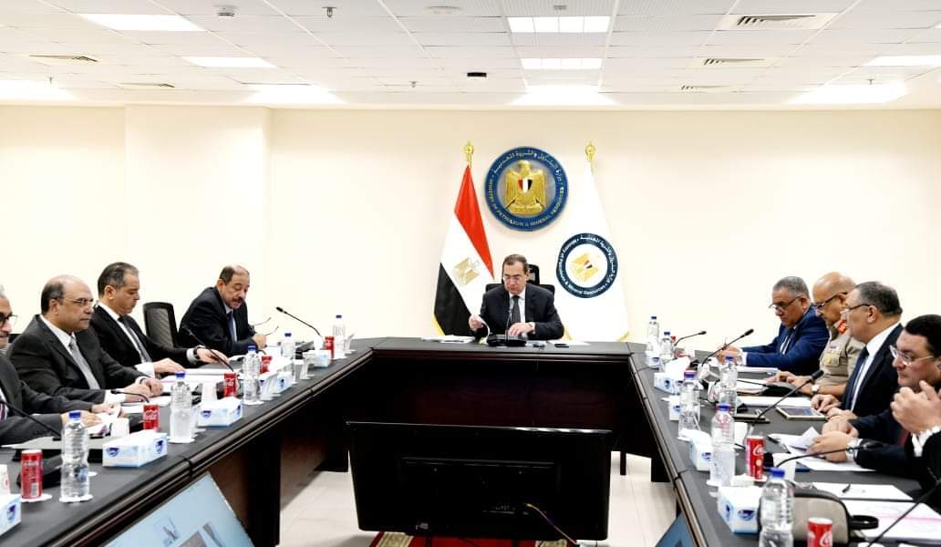 بحضور وزير البترول.. بحث إقامة مجمعات صناعية في منطقة المثلث الذهبى