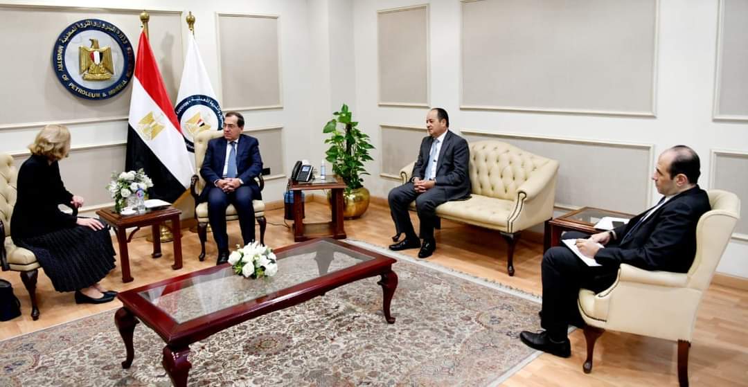  وزير البترول يبحث مع سفيرة سلوفاكيا بالقاهرة الفرص الاستثمارية المتاحة بين البلدين