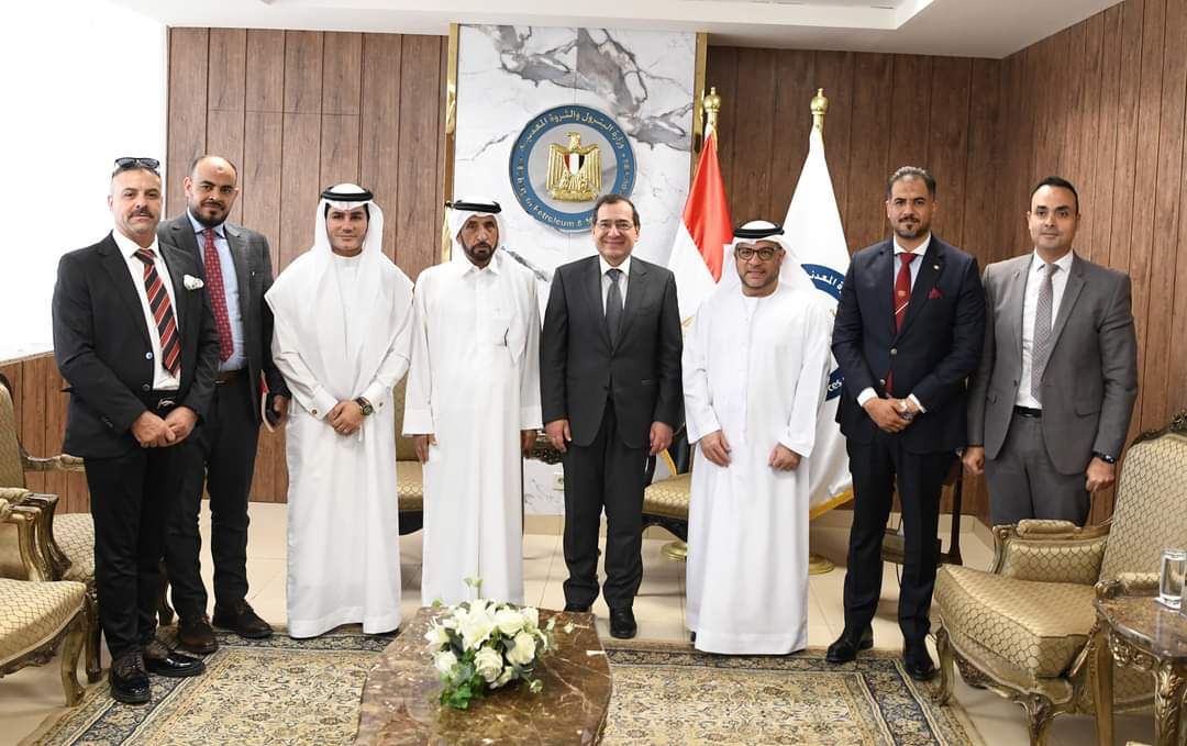 الملا يبحث مع وفد إماراتي التعاون في مجال تجارة وتخزين وتداول المنتجات البترولية