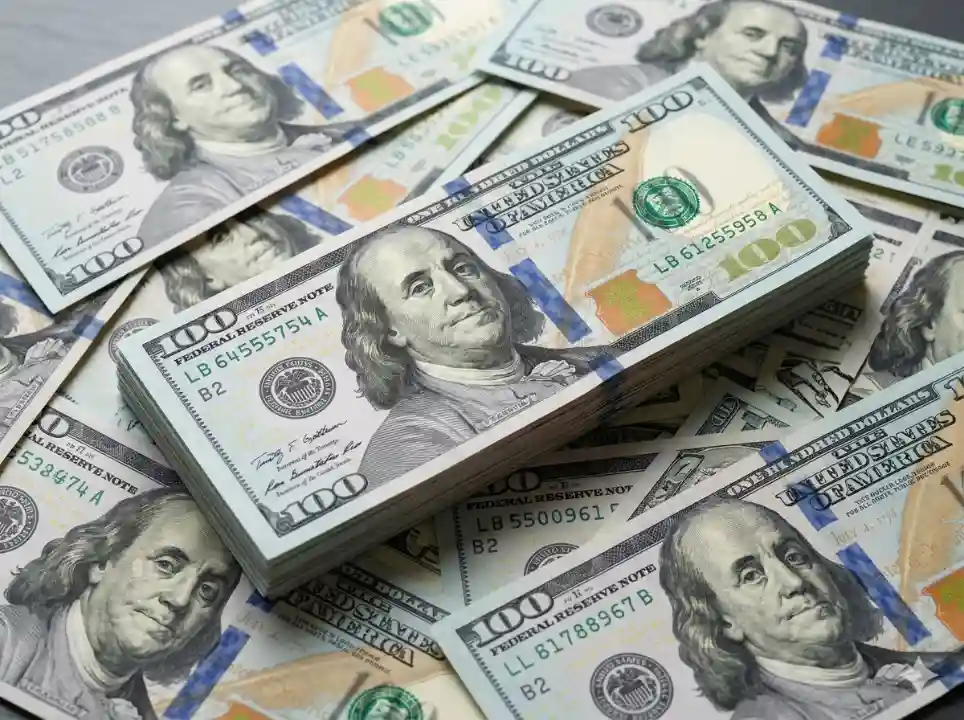 سعر-الدولار-مقابل-الجنيه-المصري-ينخفض-في-البنوك-اليوم-الاثنين