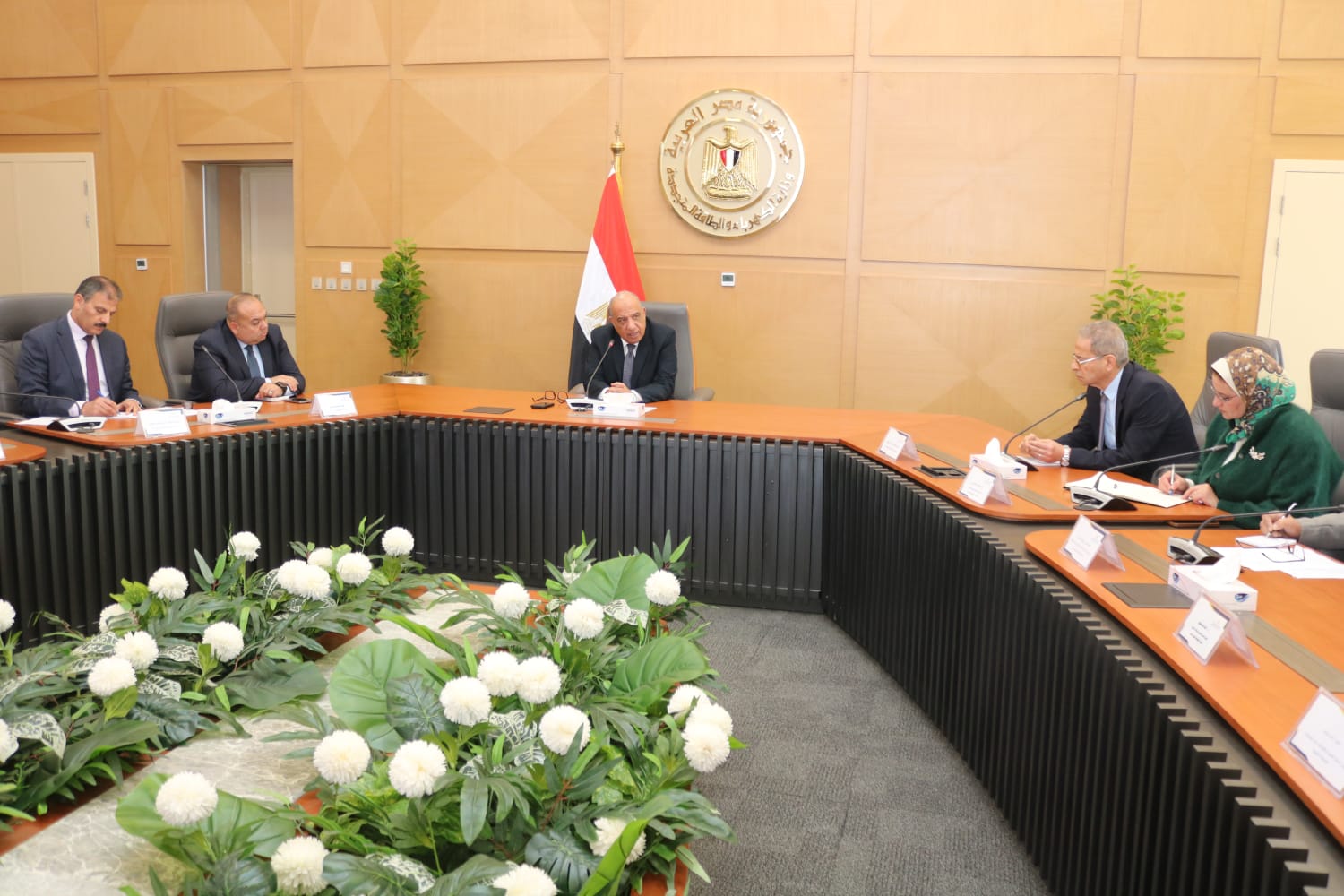 وزير الكهرباء يوجه برفع درجة الاستعداد لتأمين الشبكة الموحدة للكهرباء