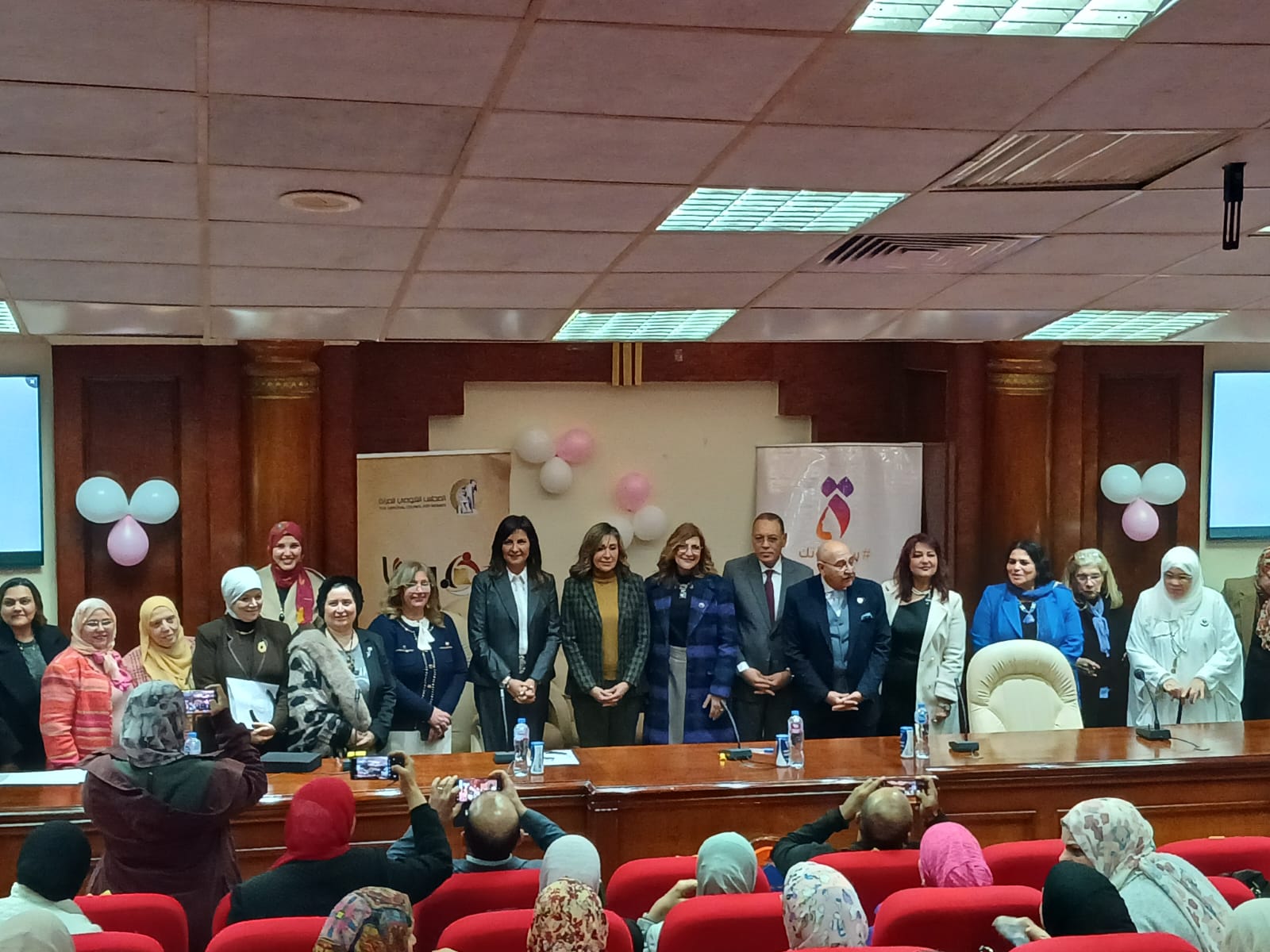 جامعة 6 أكتوبر تحتفل بالمرأة المصرية وتكرم رموز العطاء والتميز