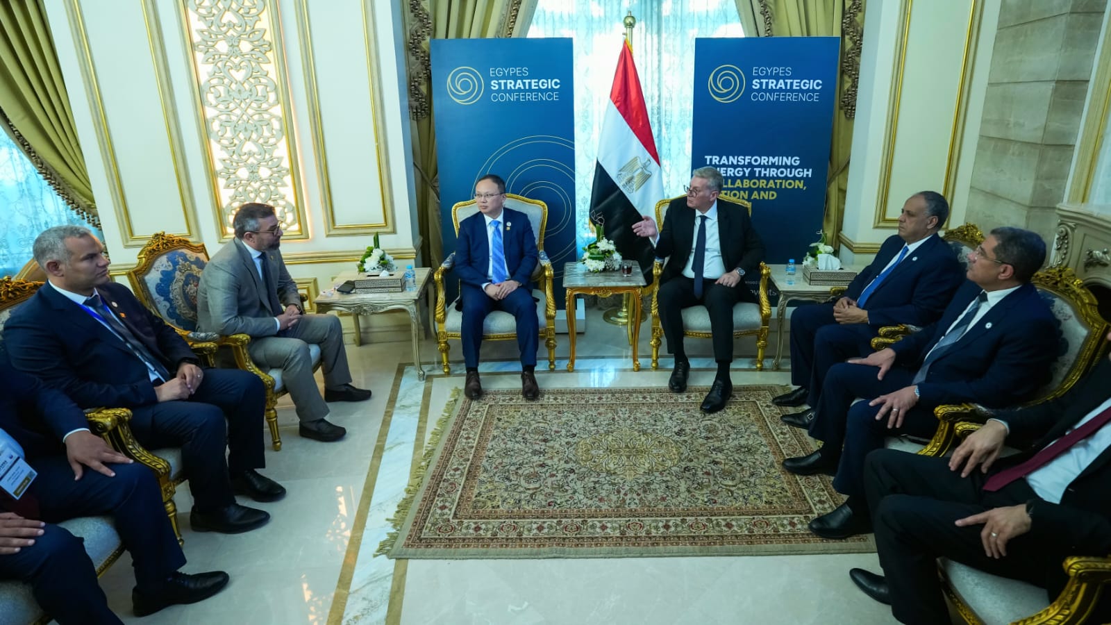 وزير البترول يبحث تعزيز التعاون مع 