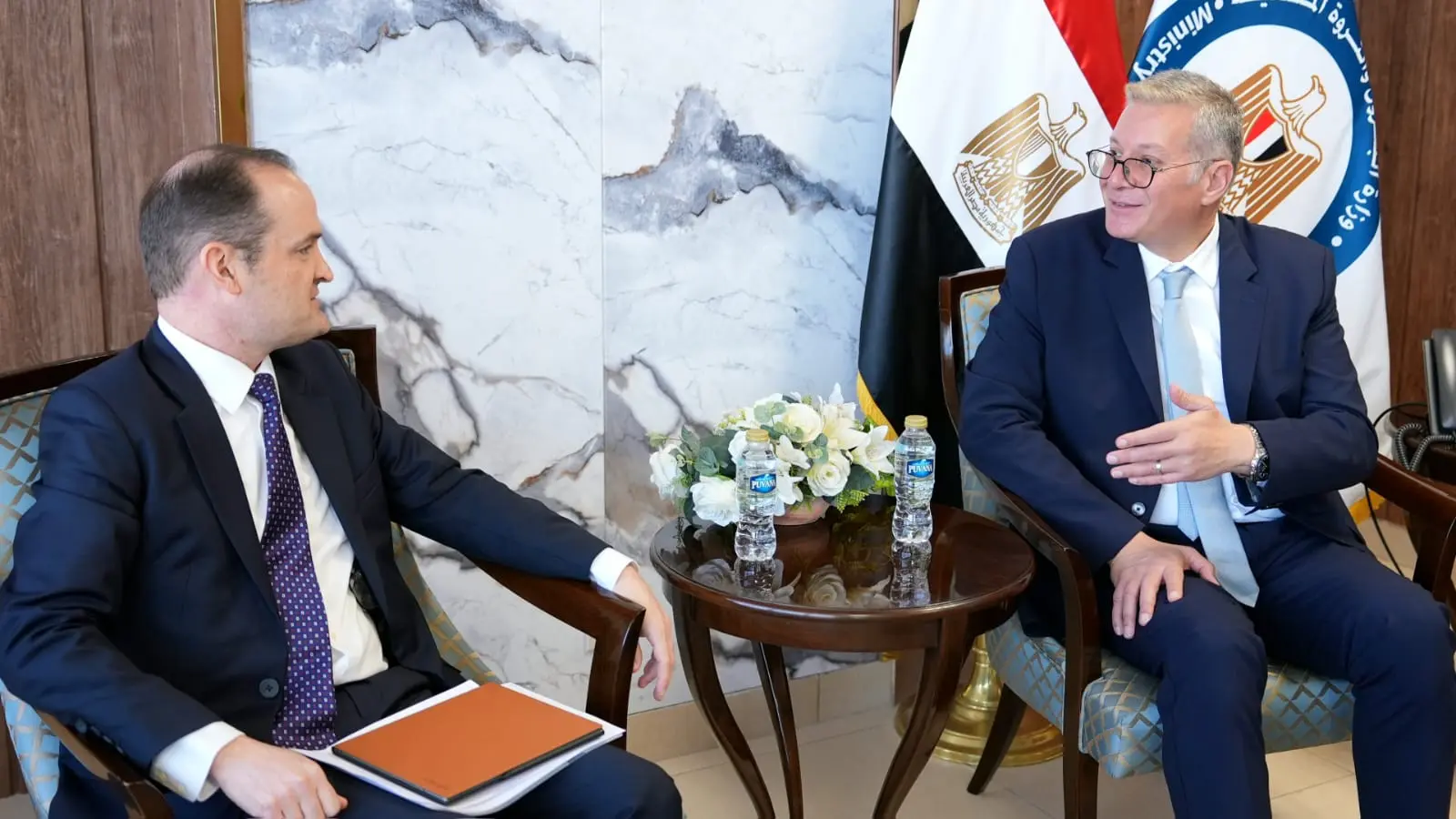 لتعزيز التعاون المشترك: وزير البترول يستقبل نائب رئيس شركة أباتشي للأصول الدولية