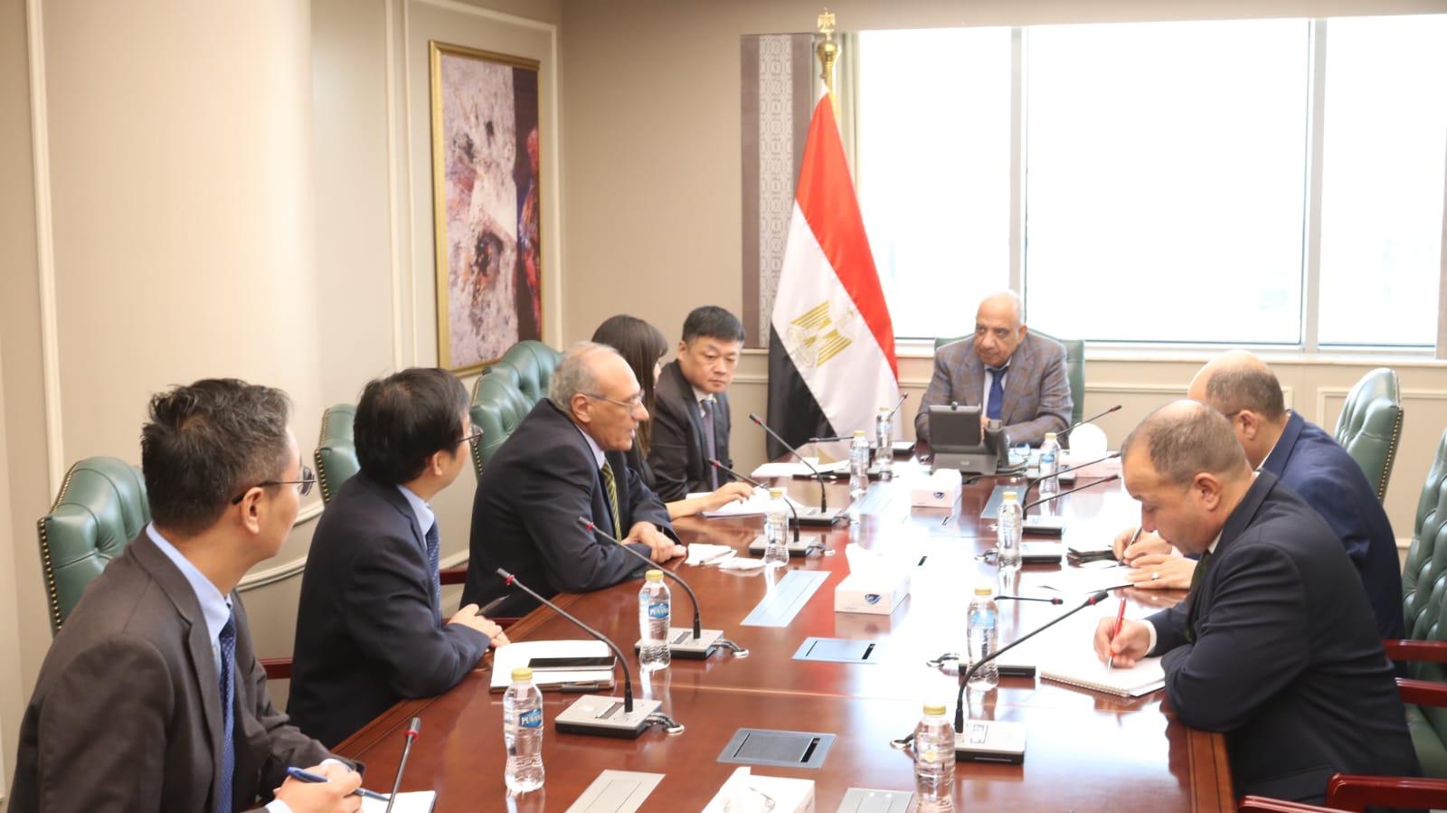 وزير الكهرباء يبحث مع شركة تشاينا إنيرجى سبل دعم وتعزيز التعاون والشراكة فى مجالات الطاقة المتجددة 