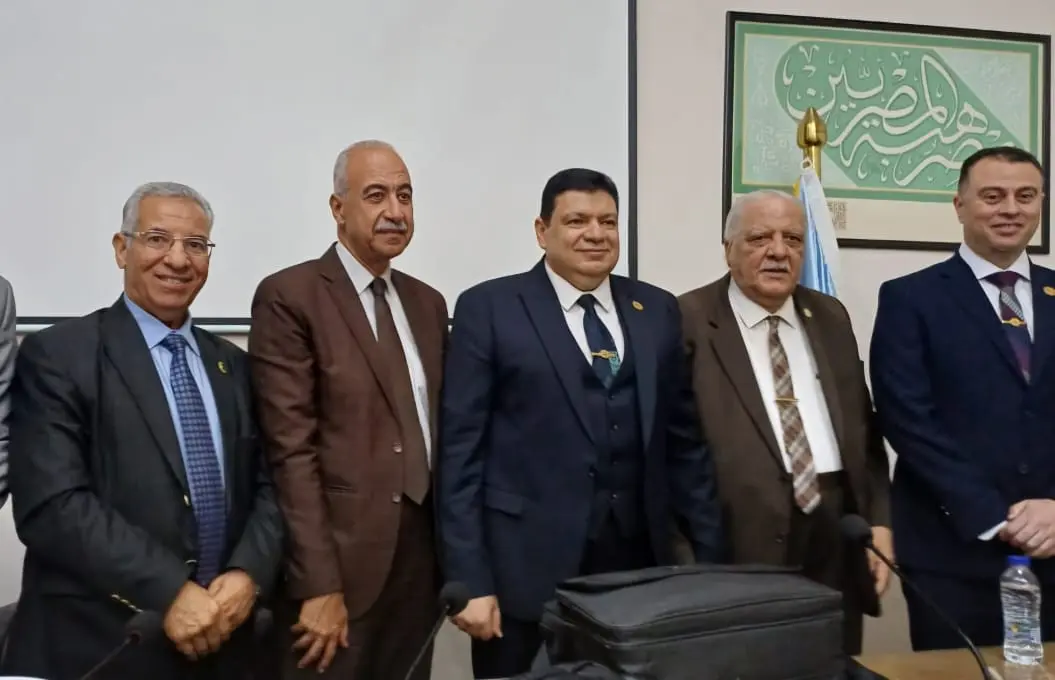 اليماني يشارك في ندوة المحطة النووية في المجمع العلمي المصري