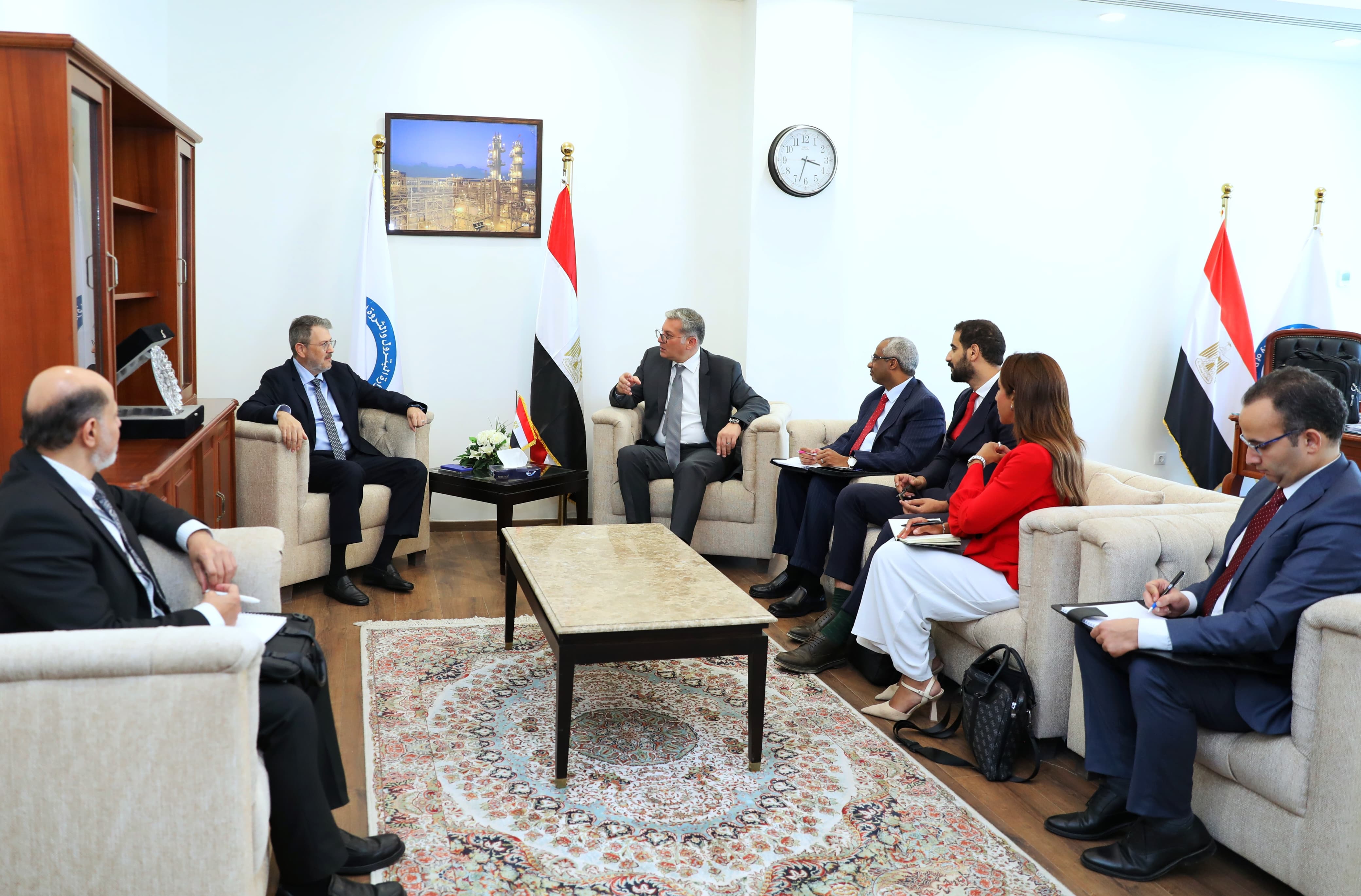وزير-البترول-يعقد-جلسة-مباحثات-مشتركة-مع-الرئيس-التنفيذي-للمؤسسة-الدولية-الإسلامية-لتمويل-التجارة