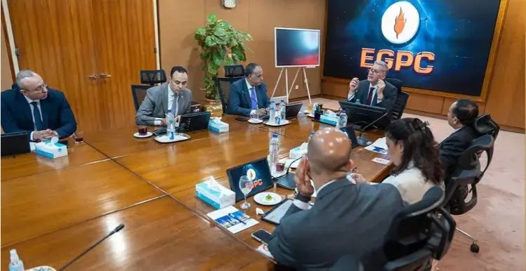 وزير البترول يشيد بفرة الإنتاج: الزيت الخام يتجاوز 540 ألف برميل يوميًا في اجتماع موسع مع قيادات الهيئة