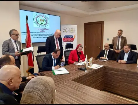 المصرية-لنقل-الكهرباء-توقع-عقدين-لربط-محطة-سمنود-الجديدة-بالشبكة-القومية