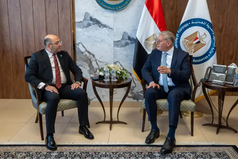 وزير البترول يبحث مع رئيس الهيئة البرلمانية لحزب حماة الوطن دعم جهود تطوير قطاعي البترول والتعدين