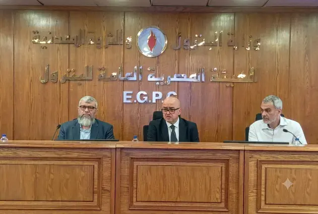 هيئة البترول تستضيف لقاء موسع لمناقشة استخدام تقنية الغمر الحرارى لتأمين كفاءة تشغيل مراكز البيانات 