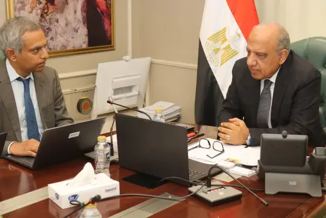 وزيرا الكهرباء والتخطيط يبحثان مع 