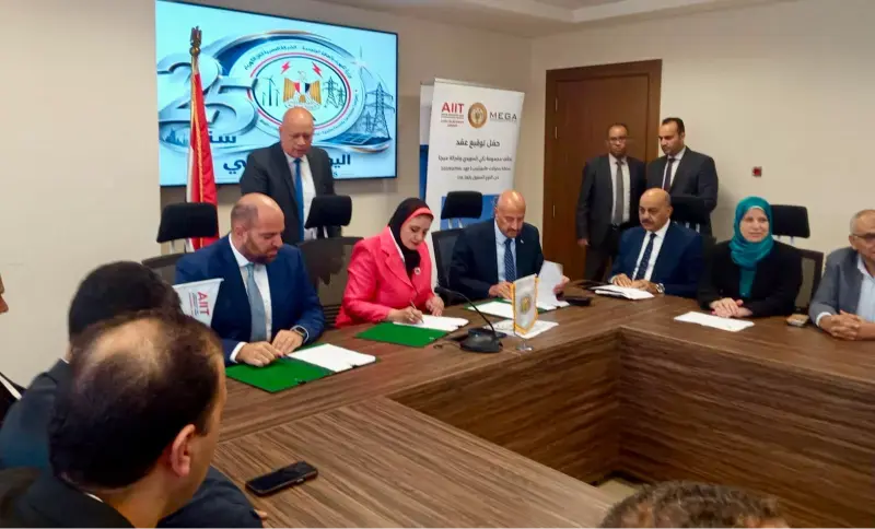 لتعزيز استقرار الشبكة ومواجهة نمو الأحمال: المصرية لنقل الكهرباء توقع عقد إنشاء محطة محولات «هليوبوليس 2» 
