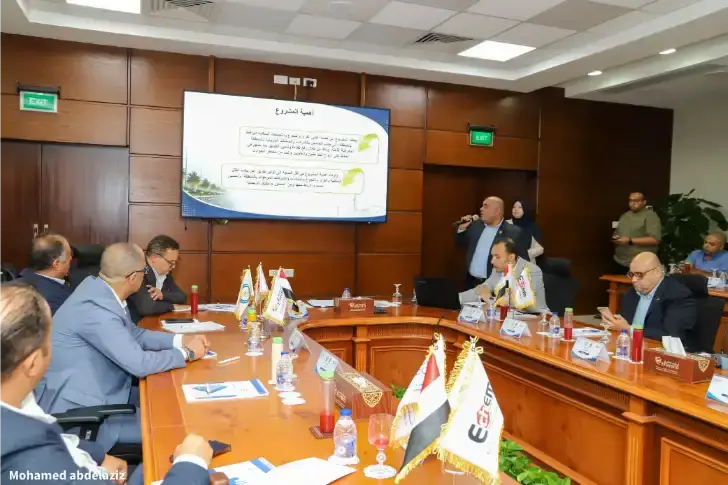 محافظ الإسكندرية يزور إيثيدكو ويضع حجر الأساس لمشروع تطوير طريق النهضة بالعامرية