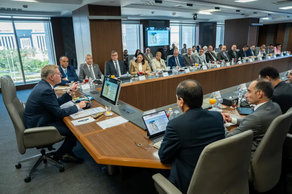 تعاون استراتيجي بين البترول والكهرباء لتأمين احتياجات الطاقة وتحويل مصر لمركز إقليمي للتداول