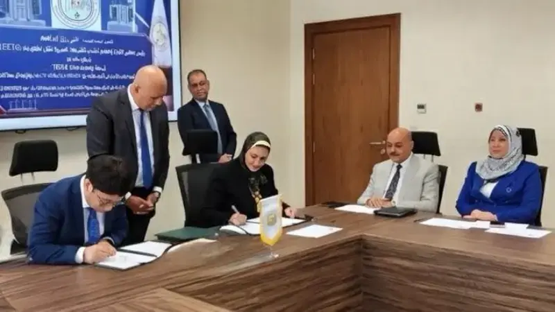 المصرية لنقل الكهرباء توقع عقدًا لتعزيز قدرات الشبكة القومية الموحدة
