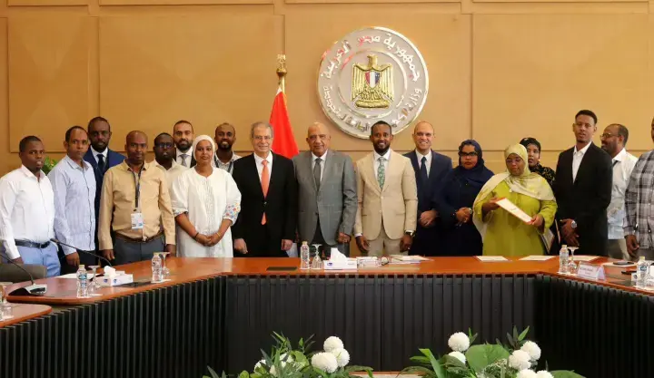وزير الكهرباء يشهد تخريج 16 متدربًا من جيبوتي في مجالات كفاءة الطاقة والمتجددة