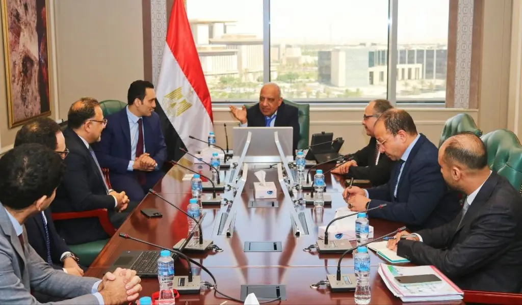 الكهرباء» تبحث مع «هيدروفولتا» البلجيكية التوسع في تحلية المياه واستخلاص المعادن بالاعتماد على الطاقة المتجددة