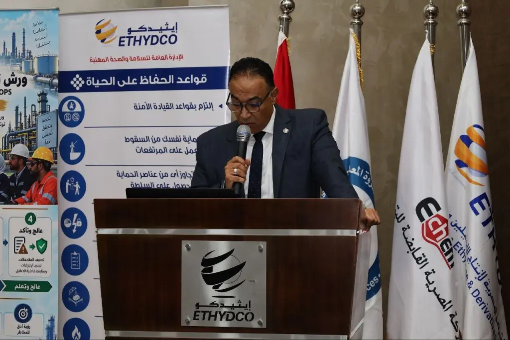 وزير العمل يتفقد «إيثيدكو»  ويشيد بكفاءة كوادرها ومنظومة السلامة