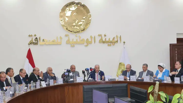 وزير الكهرباء أمام رؤساء الصحف: 5 تريليونات جنيه استثمارات القطاع.. لا عودة لتخفيف الأحمال وتوفير 70 مليار جنيه من الوقود
