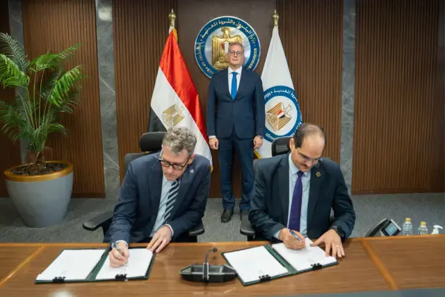 وزير البترول يشهد توقيع اتفاقية مع «شيفرون» للتنقيب عن الغاز والزيت الخام بمنطقة لوتس البحرية