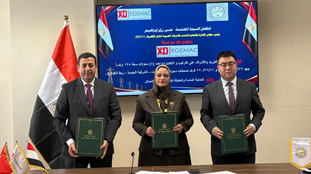 نقل الكهرباء توقع عقدًا لتوريد وتركيب 4 محولات لدعم الشبكة القومية الموحدة