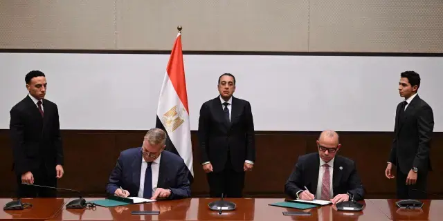 مدبولي-يشهد-توقيع-بروتوكول-بين-وزارتي-البترول-والاستثمار-لجذب-استثمارات-جديدة-لقطاعات-الطاقة-والتعدين